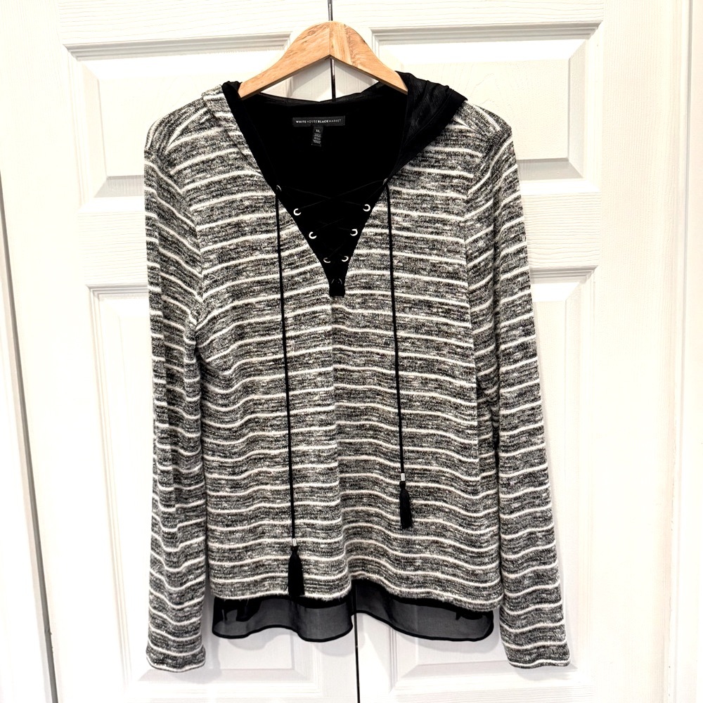 White House Black Market Hooded Lace-Up Pullover Sweater Black Gold Threads XL - Picture 2 of 13